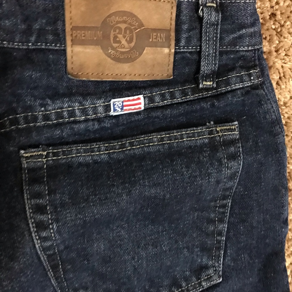 Women’s wrangler boot cut jeans size 9/10